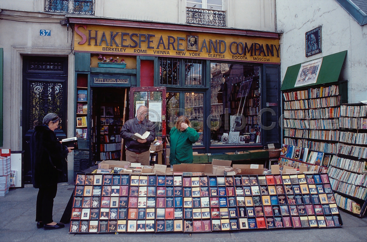 Shakespeare & Co. Bookstore, Paris, France
 (cod:Paris 35)